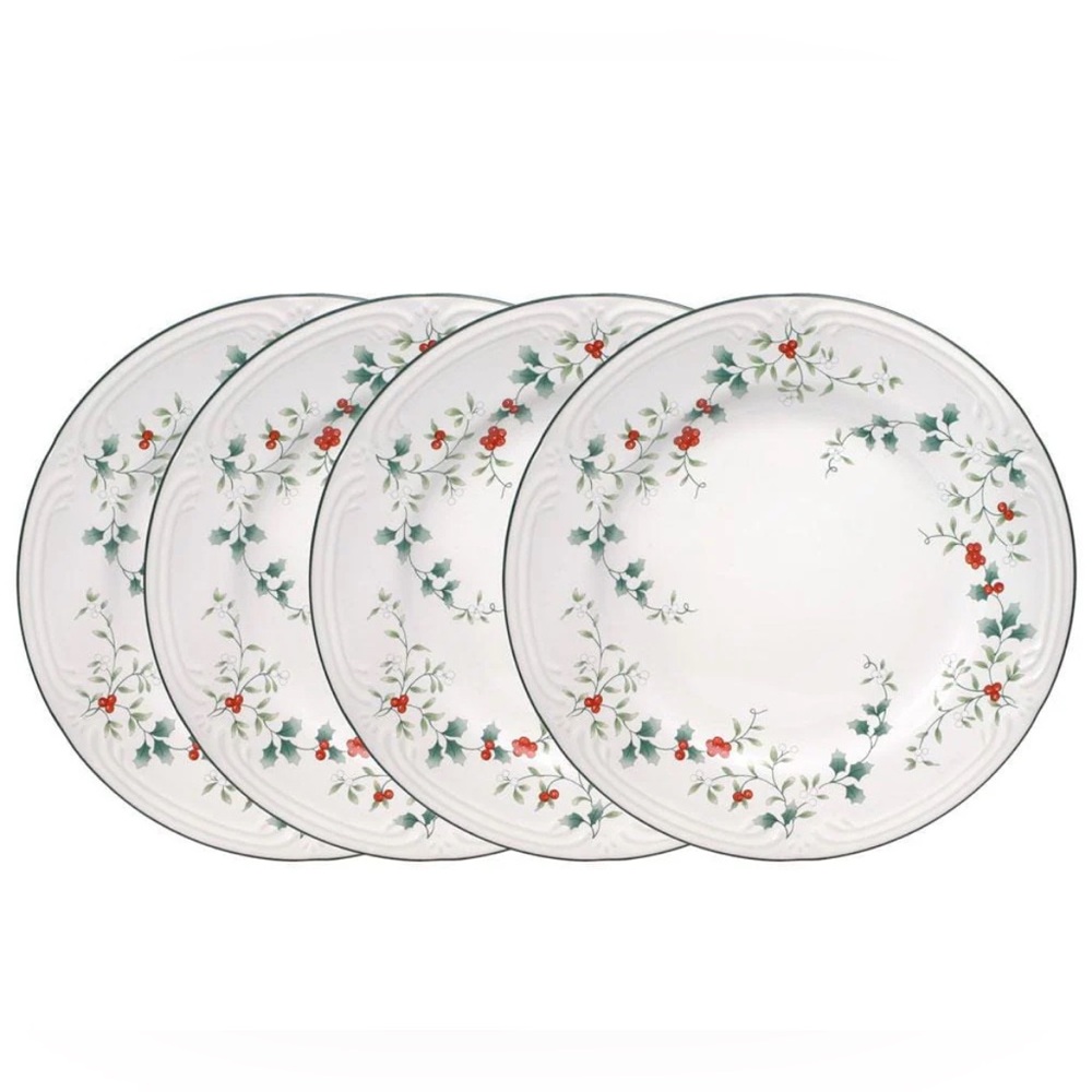 Winterberry Set of 4 Dinner Plates - Picture 1 of 4